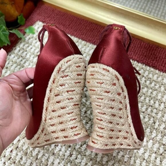 New Tory Burch Red Pompom-embellished Lace-up Satin Wedge Espadrilles Merlot 7 - Picture 9 of 16